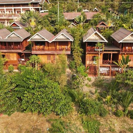 Mekong Riverside Lodge Muang Pakbèng Eksteriør billede