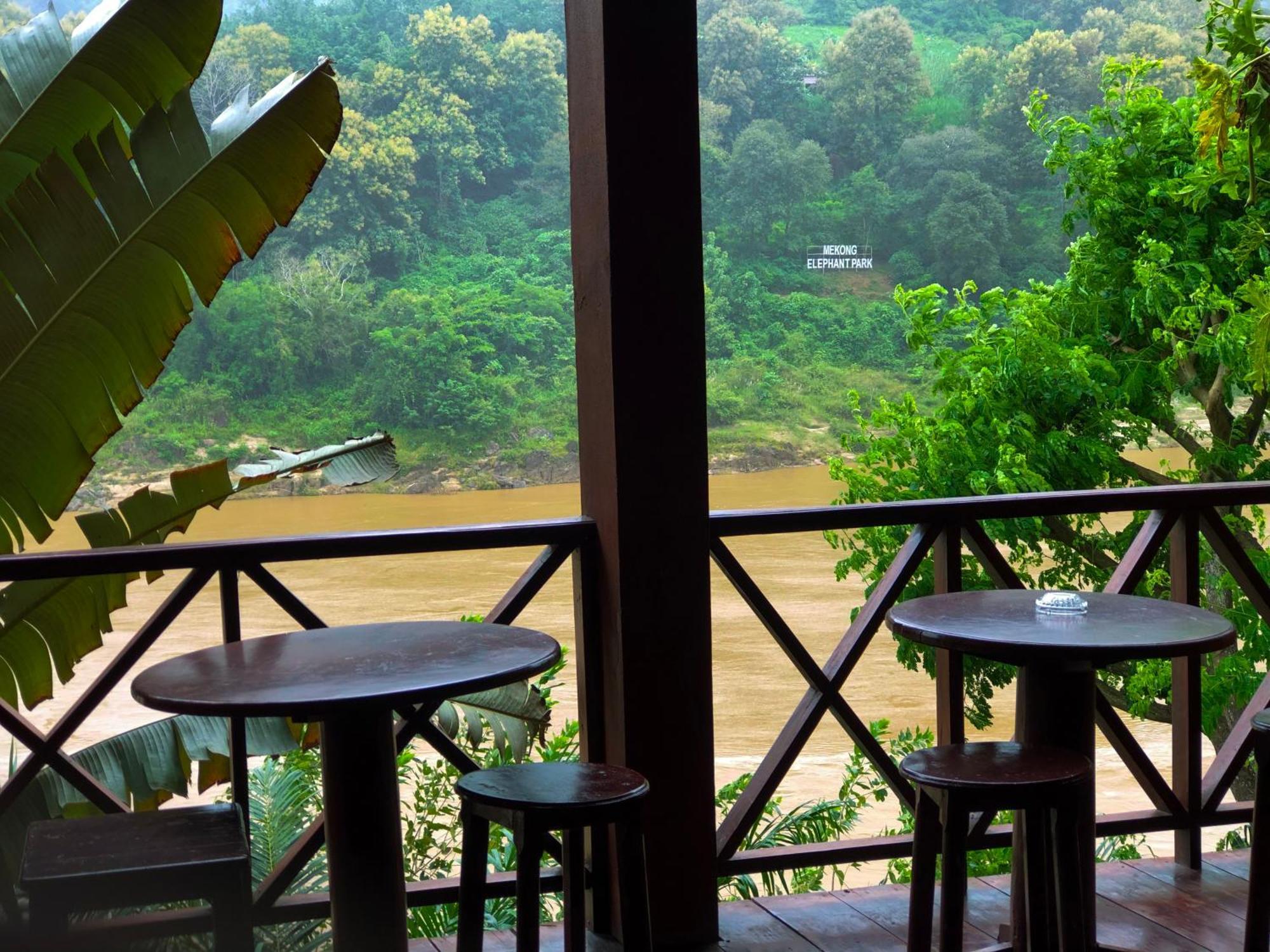Mekong Riverside Lodge Muang Pakbèng Eksteriør billede