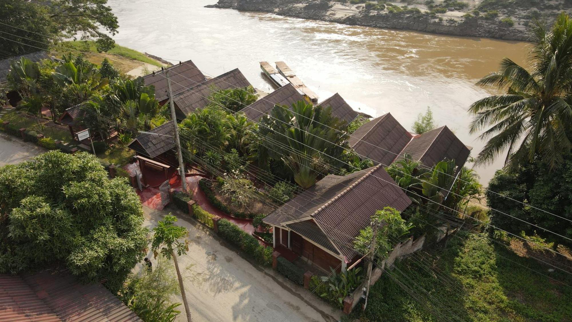 Mekong Riverside Lodge Muang Pakbèng Eksteriør billede