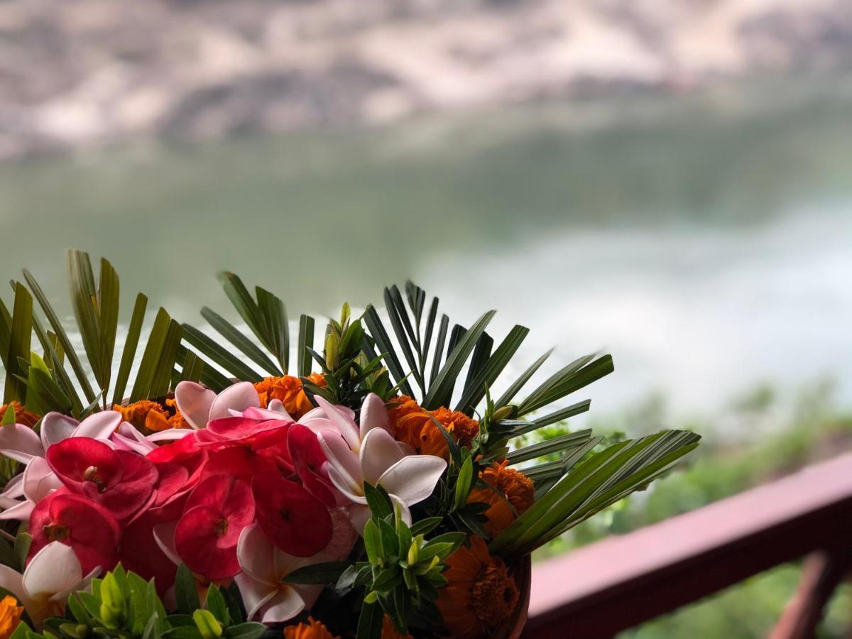 Mekong Riverside Lodge Muang Pakbèng Eksteriør billede